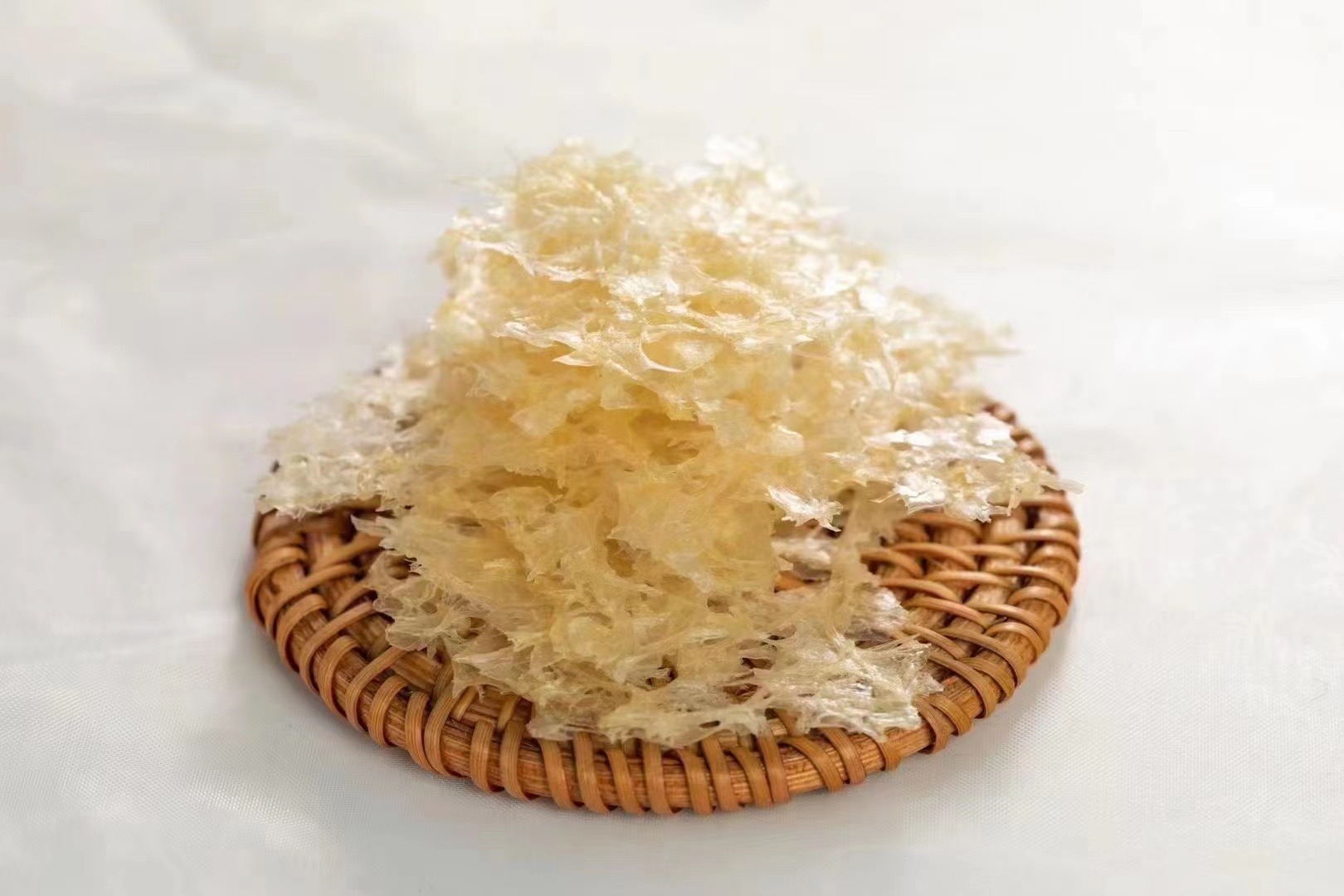 今天货源 大量本草银耳 顶级货 出胶好 /